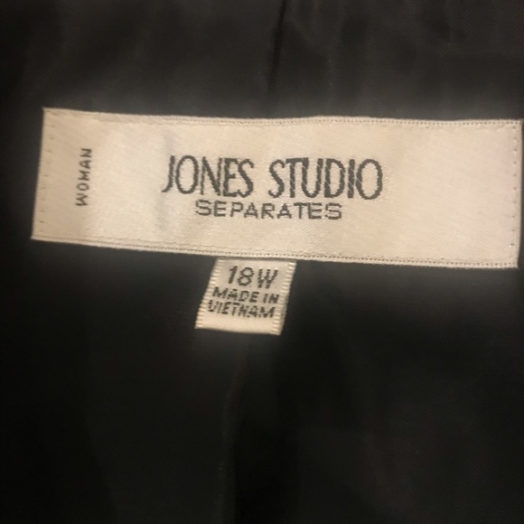 Jones New York business suit - Picture 5 of 5